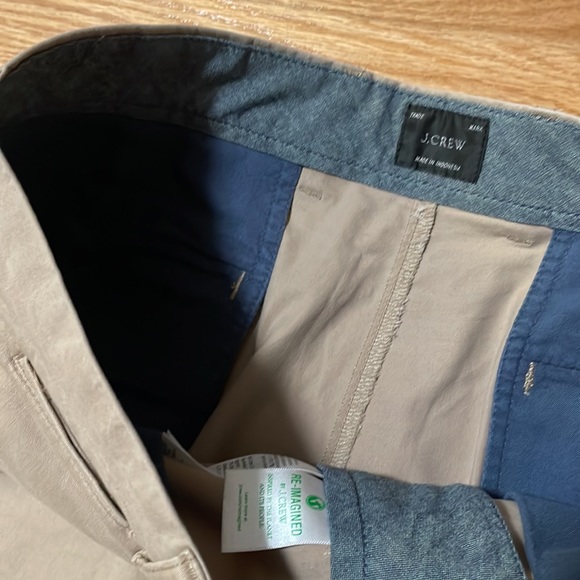 J Crew Shorts khaki waist: 30 inseam: 7 - Picture 3 of 3